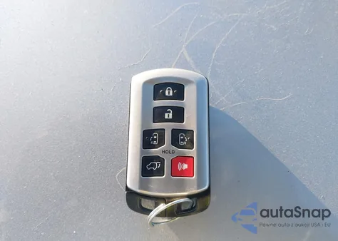 2017 Toyota Sienna Limited Premium 7 Passenger z USA, uszkodzony, nr VIN 5TDDZ3DC8HS147513